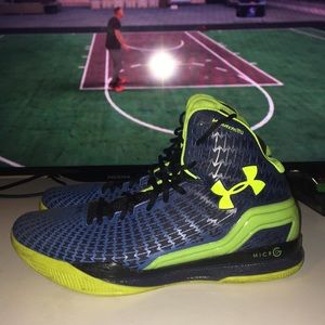 Men’s Size 13 Under Armour Clutchfit